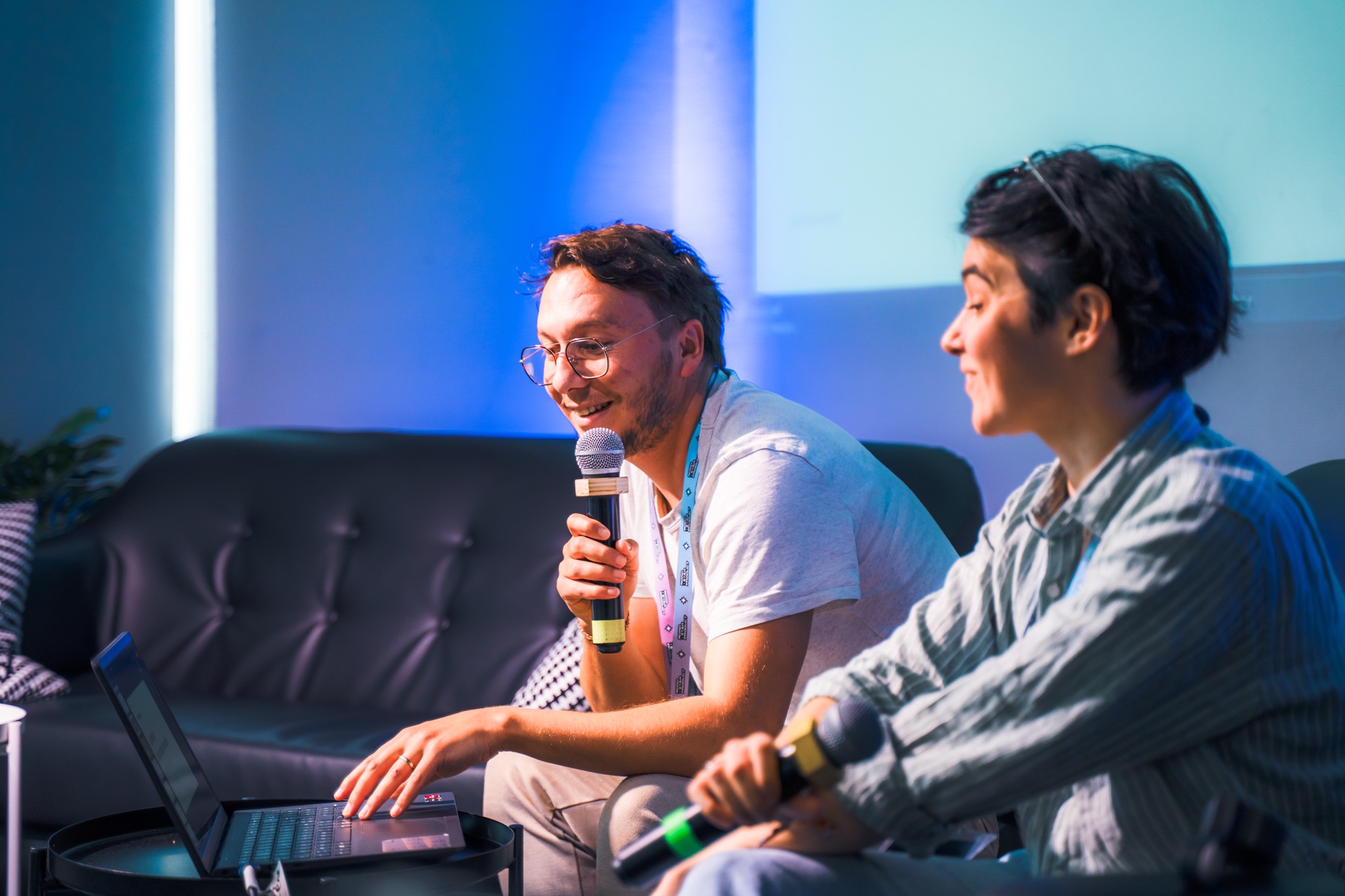 Speakers de Nord Star Product donnant une conférence